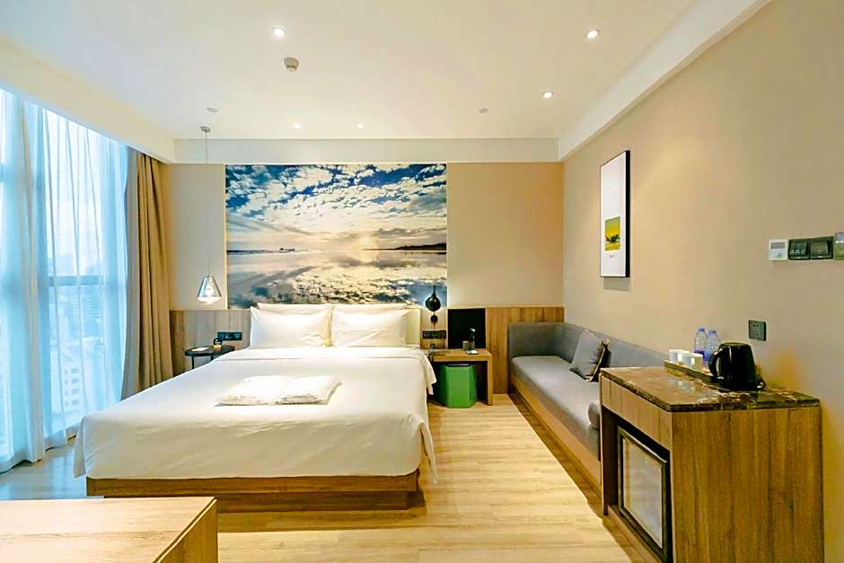 Atour Hotel Maoming High-speed Railway Station People Square