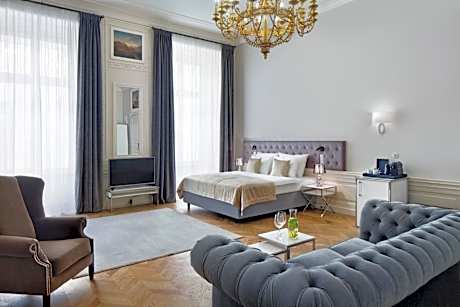 Historical Junior Suite