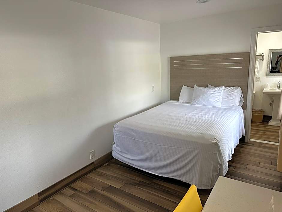 Town and Country Inn