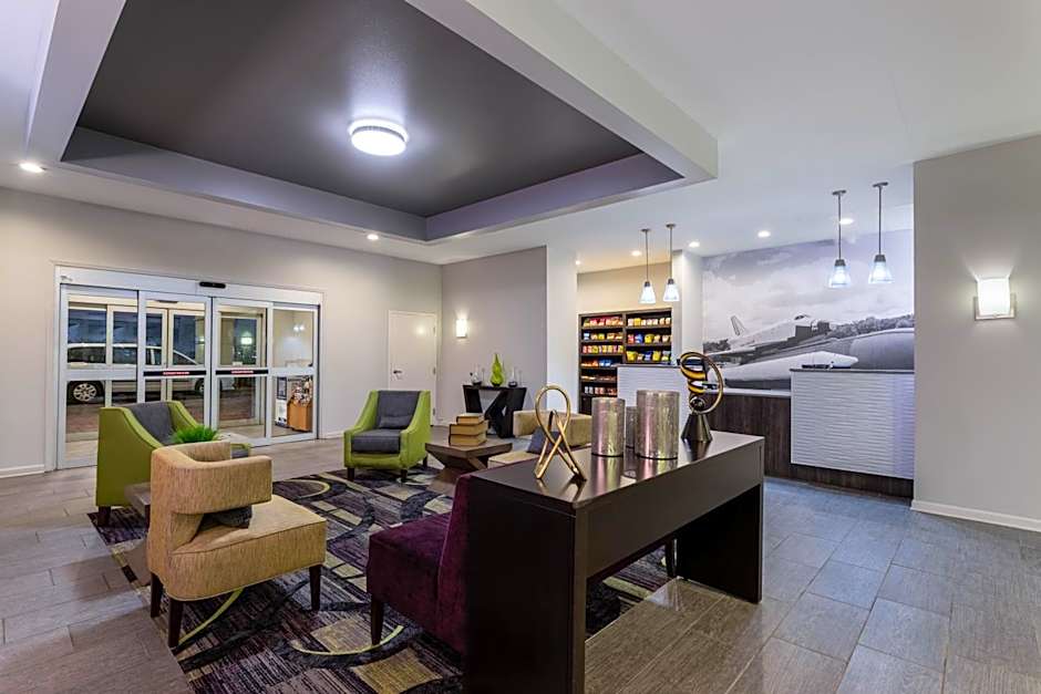 La Quinta Inn & Suites by Wyndham Huntsville Airport Madison