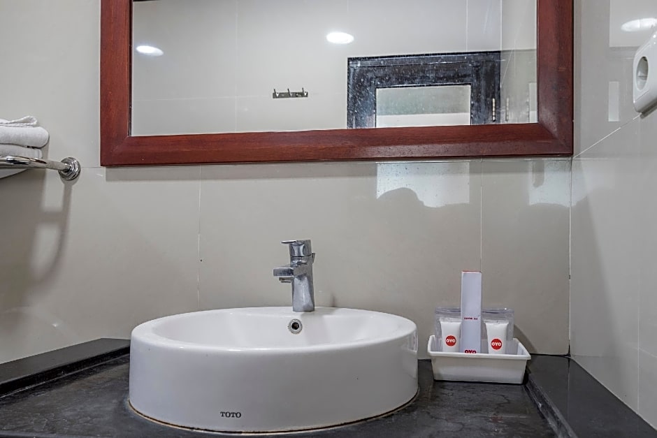 OYO 1090 Hotel Anging Mammiri Makassar