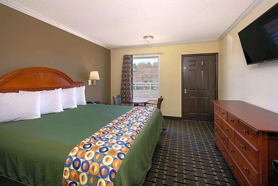 Travelodge by Wyndham Orangeburg
