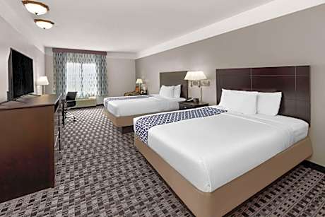 Deluxe Queen Room with Two Queen Beds