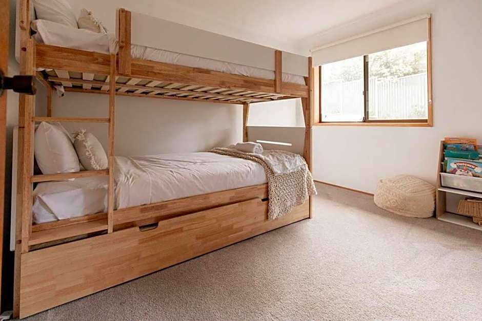 Seagrass Coastal Retreat with direct beach access