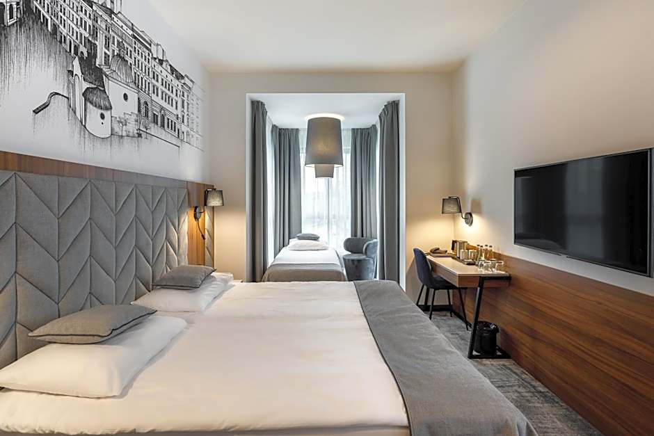 Garden Square Hotel