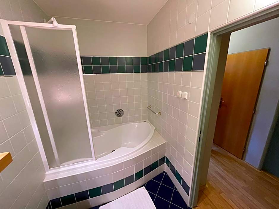 Hotel Laguna & restaurant