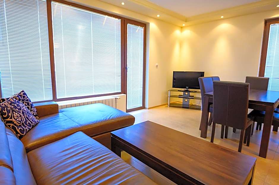 Parklands Hotel & Pool