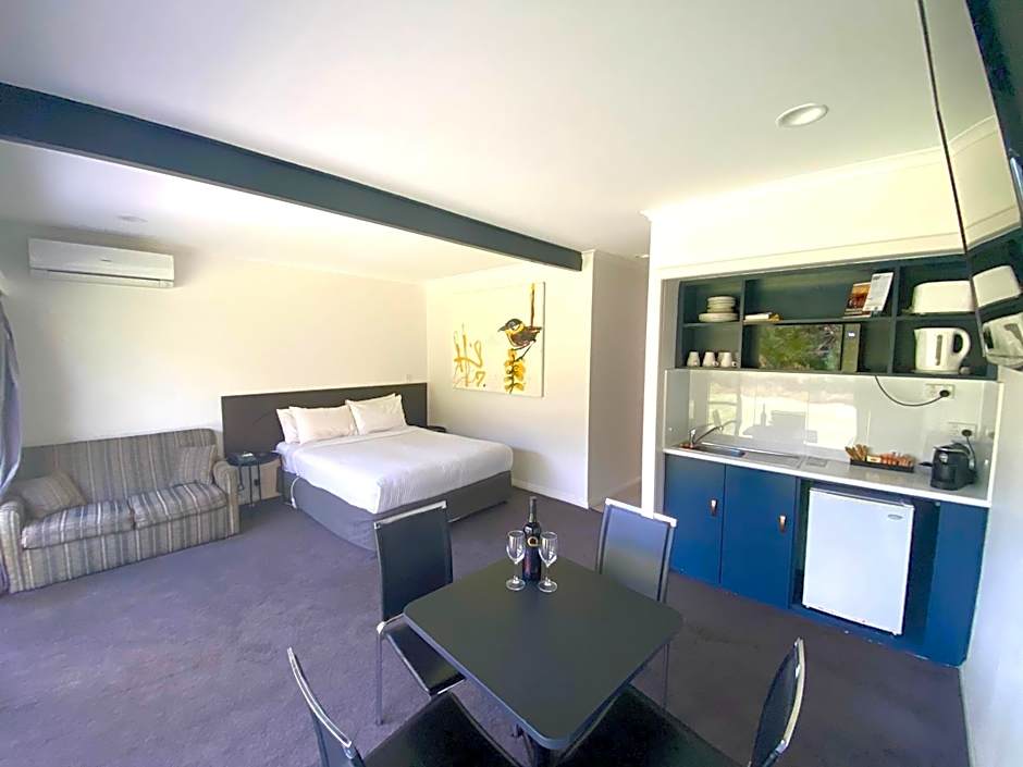 William Macintosh Motor Lodge