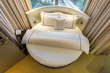 Panoramic Round-bed  Room