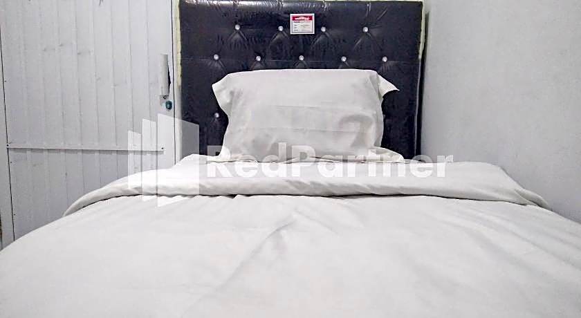 LH101 Guest House Syariah near Makam Sunan Bonang RedPartner