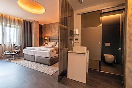 Deluxe Double Room with Extra Bed