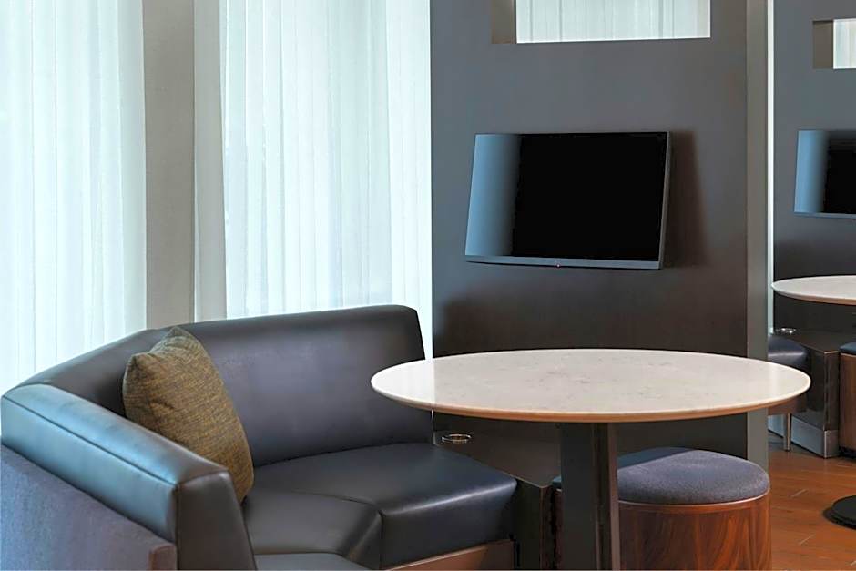 Courtyard by Marriott Providence Lincoln