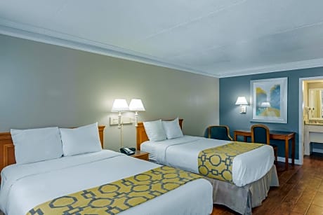 2 Double Beds Non-Smoking