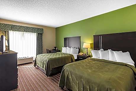 2 Queen Beds, Smoking