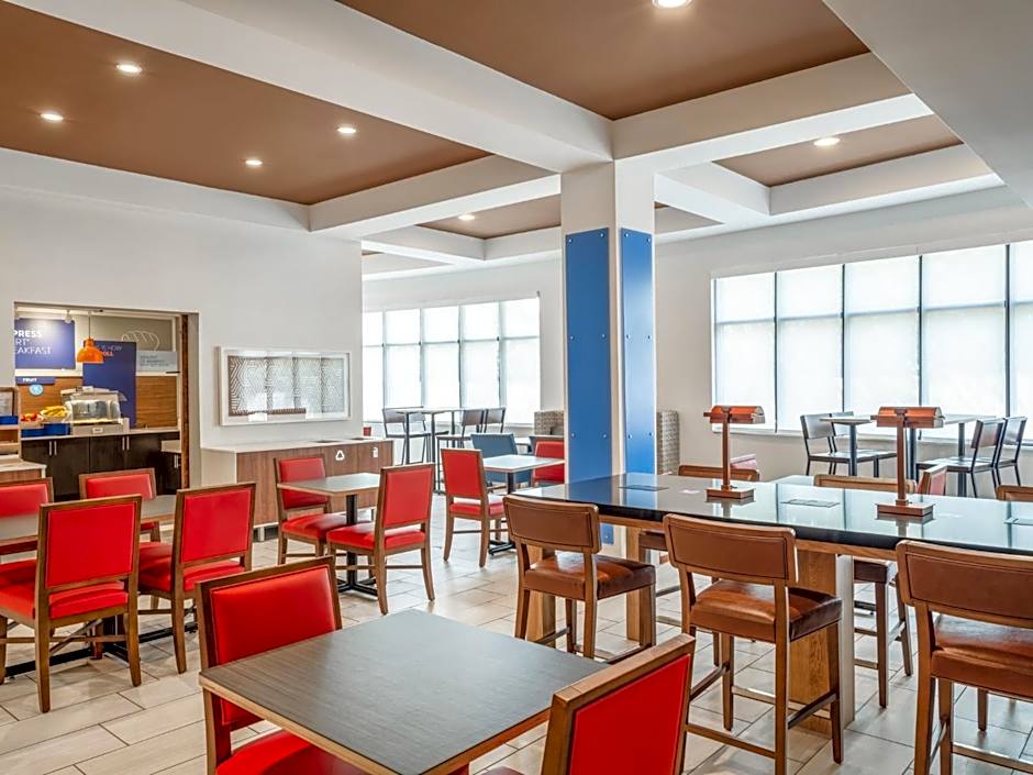 Holiday Inn Express Hotel & Suites Beaumont Northwest By IHG