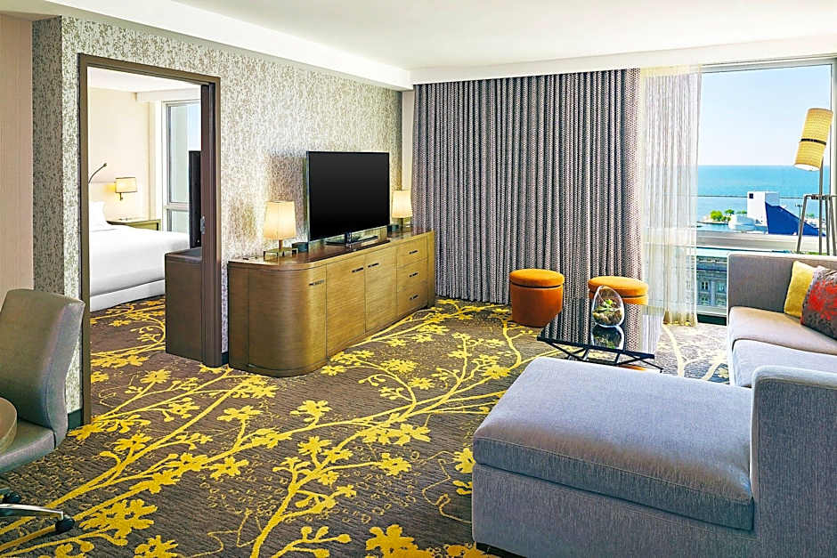 Photo 1 of 5 of Studio 1 King Bed with Sofabed Suite, Lake View, High Floor