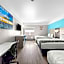 La Quinta Inn & Suites by Wyndham Raymondville