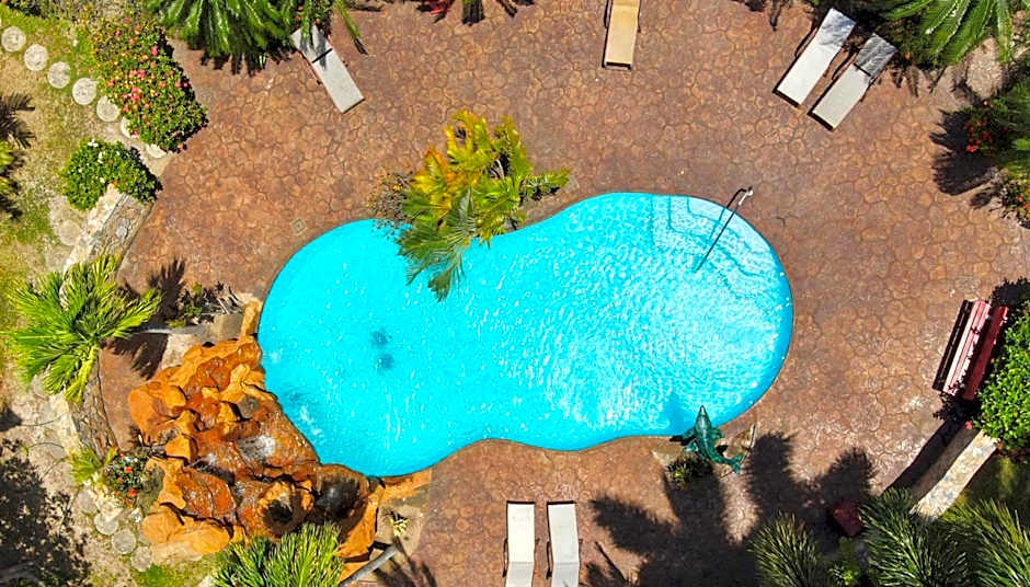 Clarion Suites Roatan At Pineapple Villas