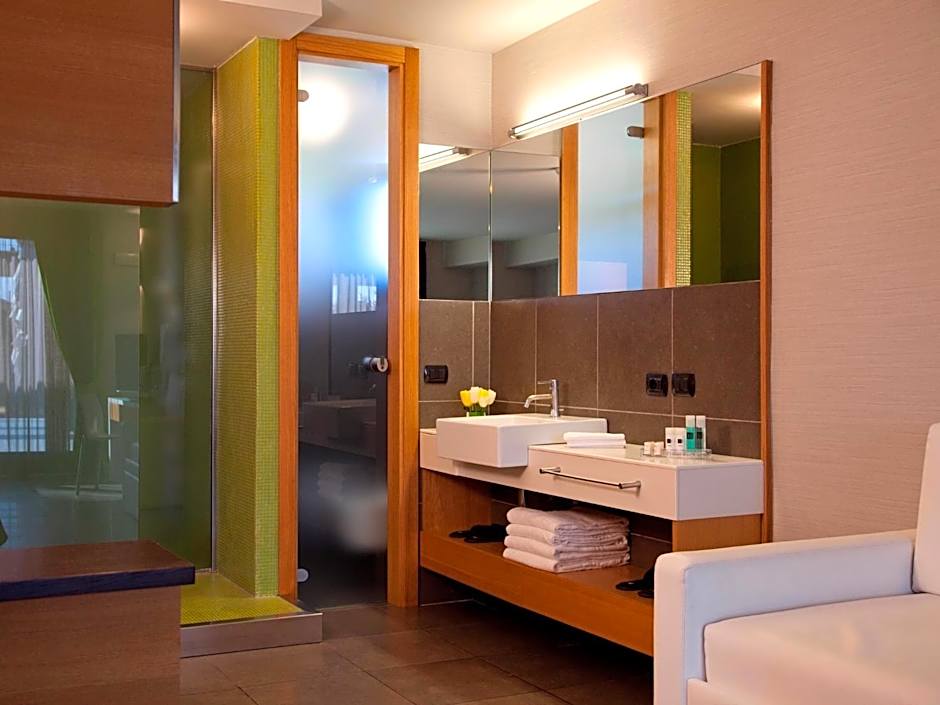 Zone Hotel