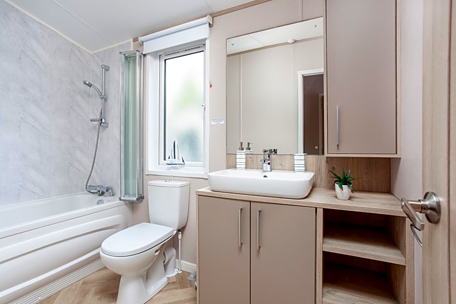 Lakeside Lodge, Green Hill Farm Holiday Village