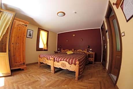 Double Room with Mountain View