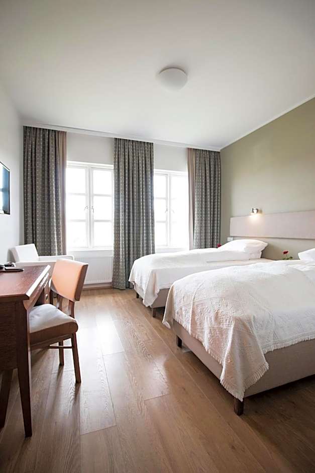 Gistihúsið - Lake Hotel Egilsstadir