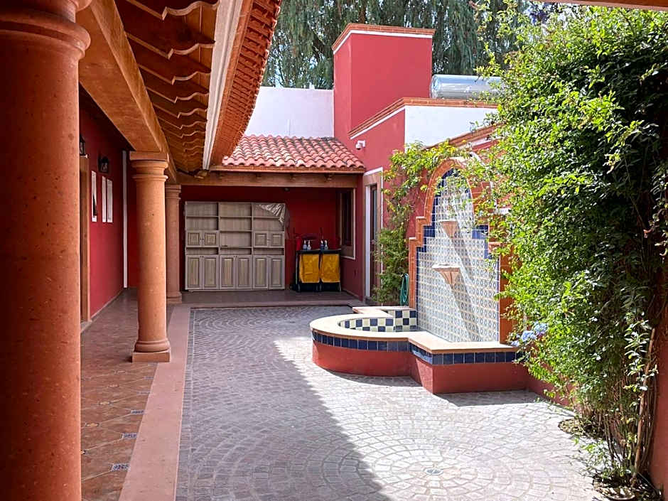 LA CASA ROJA