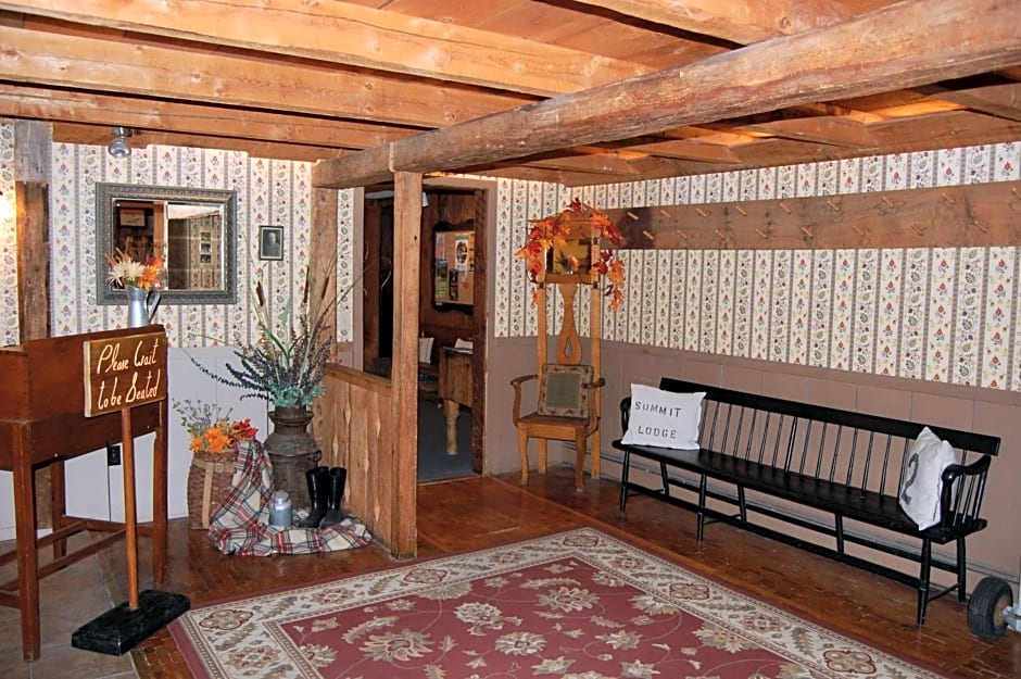 Summit Lodge