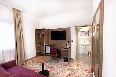 Single Room with Private External Bathroom