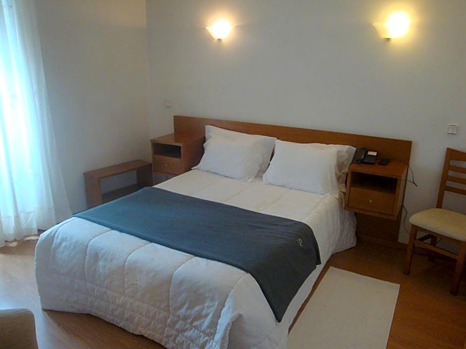 Photo 1 of 4 of Single Room