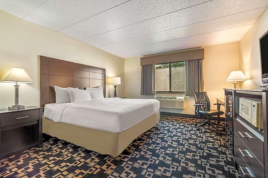 Baymont by Wyndham Bloomington MSP Airport