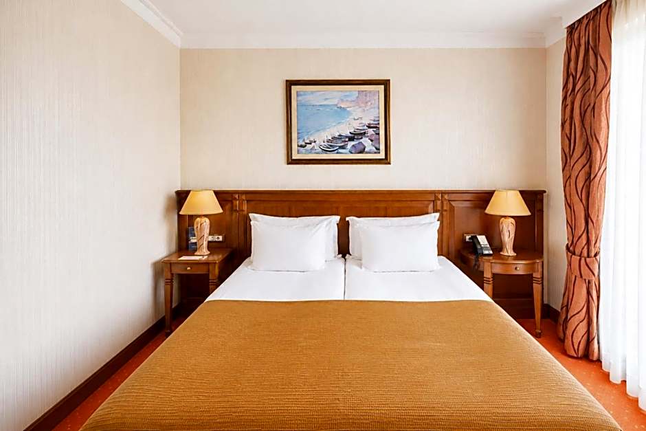 Crystal Palace Boutique Hotel
