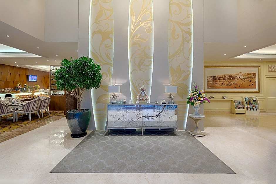 Grand Silverland Hotel