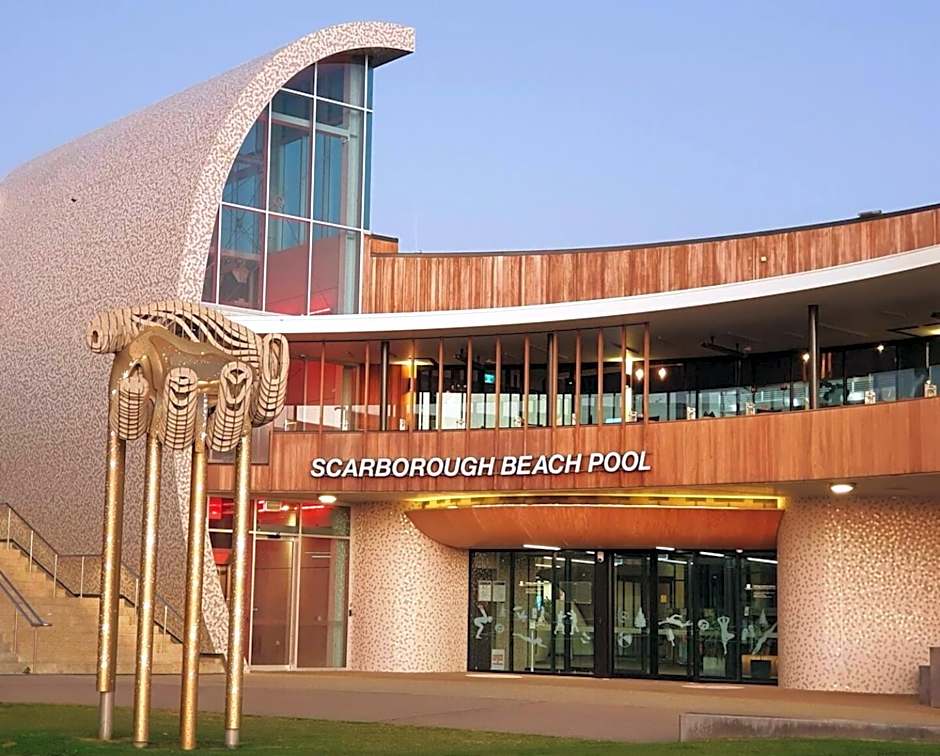 Coastal Salty Air 2bedrm 2bath W Ocean Views!