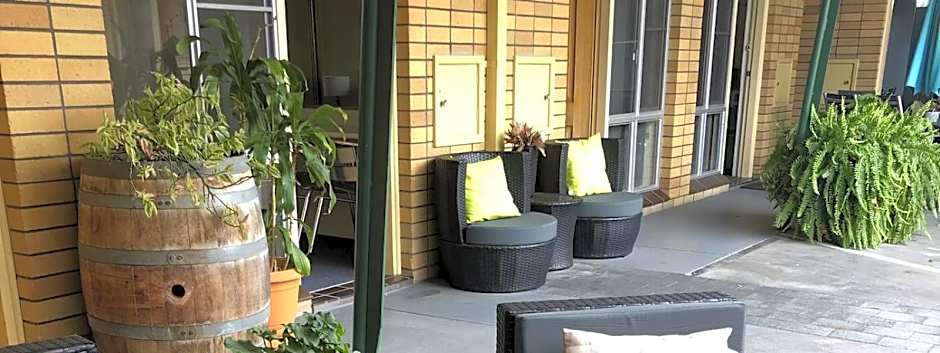 Tall Timbers Motel