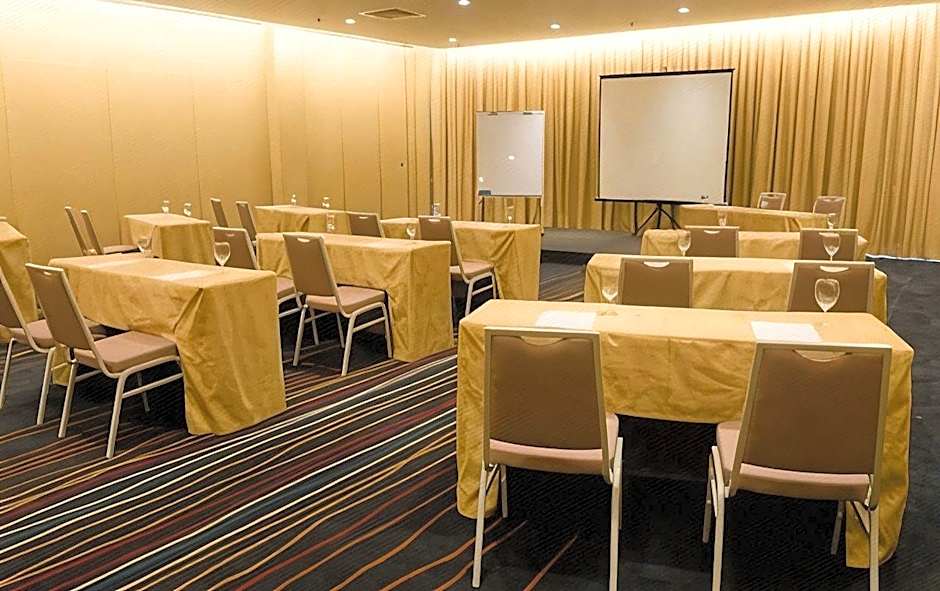 Casuarina@Meru Hotel