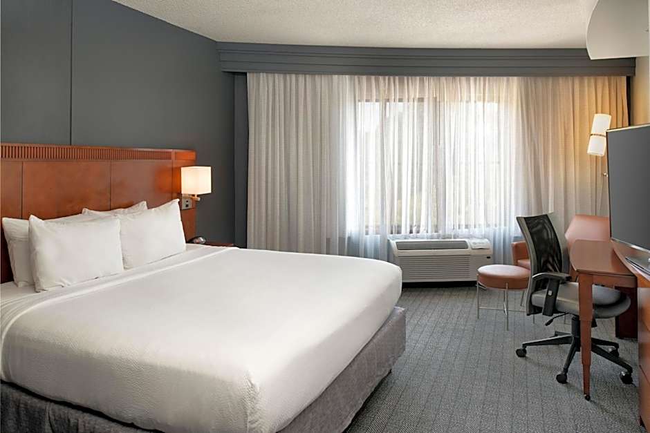 Courtyard by Marriott Memphis Collierville