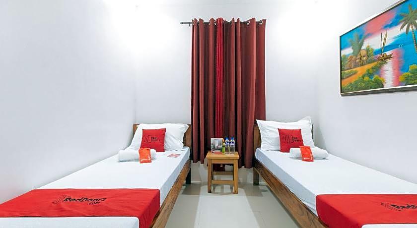 RedDoorz Plus @ Jollydays Hotel Nueva Ecija