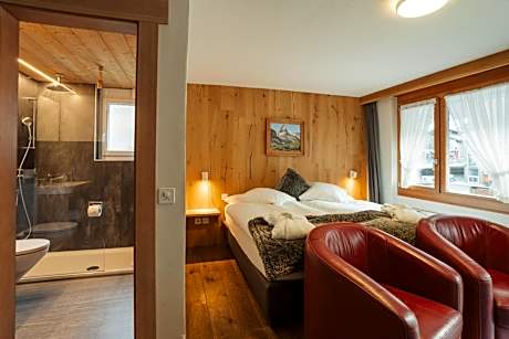 Studio (2 Adults)