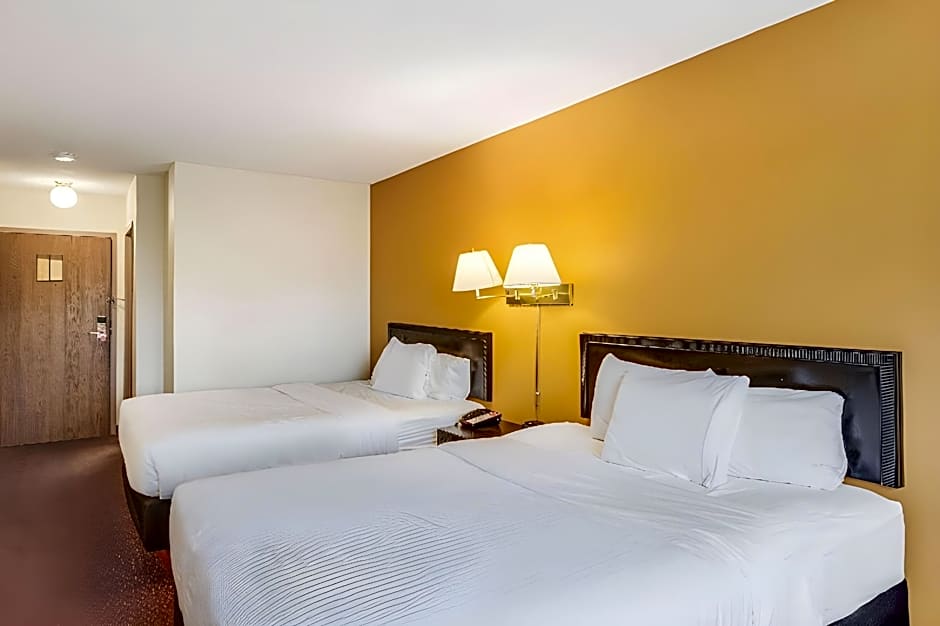 Econo Lodge Whitehall Near Michigan's Adventure