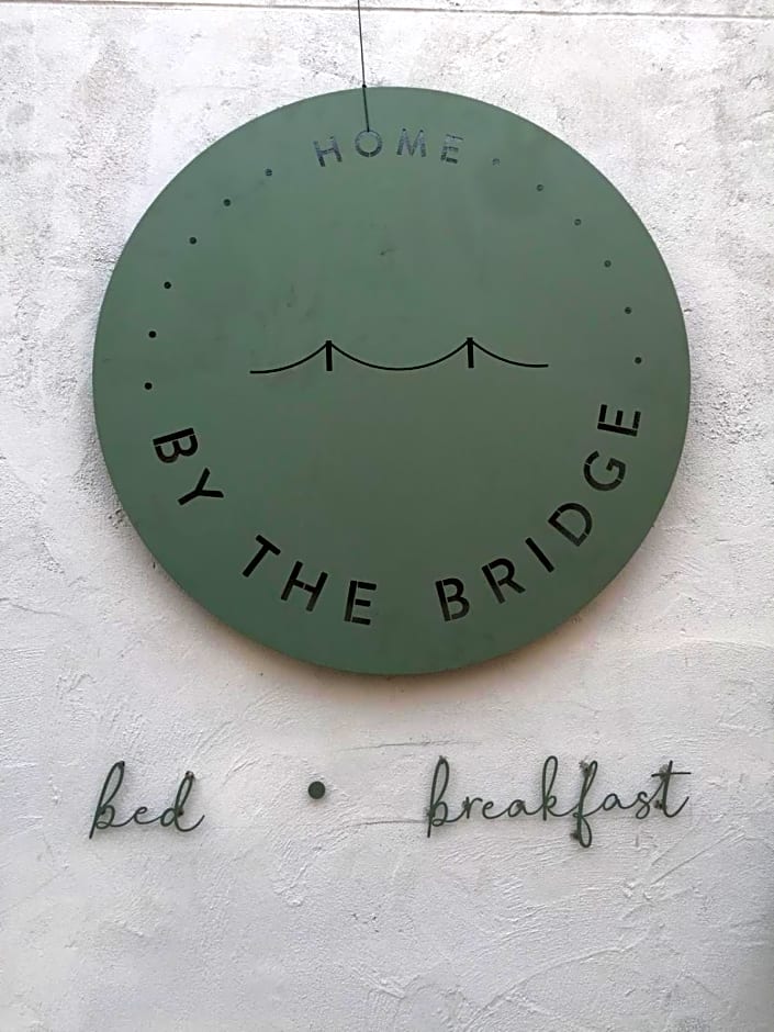 Home by the Bridge Hotel