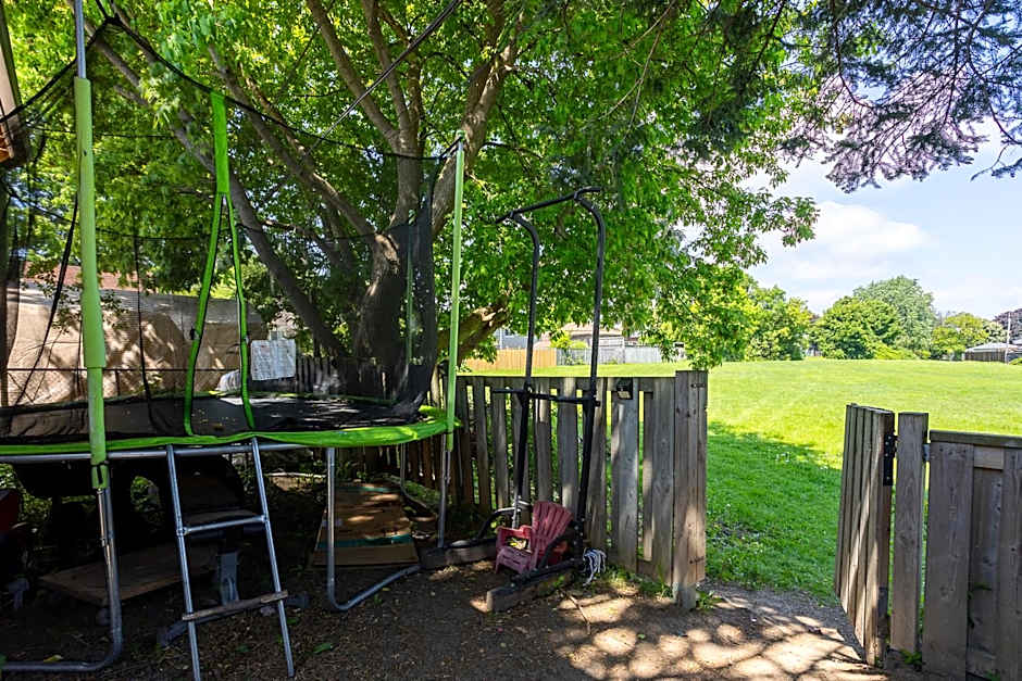 Private room with TVnetflix and free parking