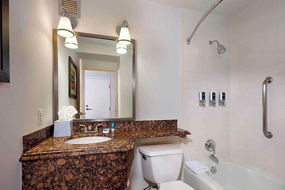 Four Points By Sheraton Kansas City Airport