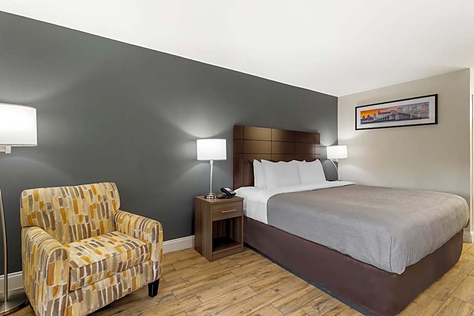 Quality Inn & Suites St Augustine Beach Area