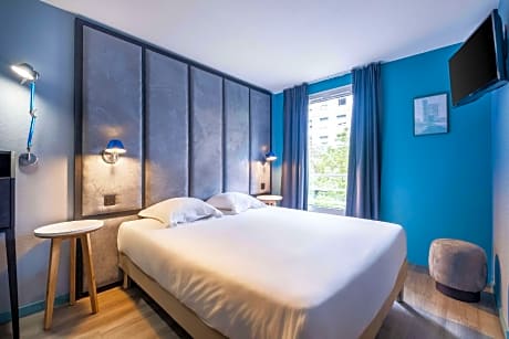 1 Queen Bed 2 Single Beds Efficiency Suite Nonsmoking Upgrade