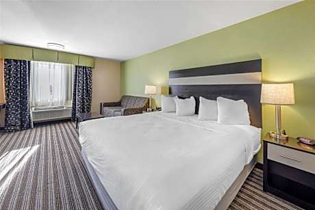 King Suite with Spa Bath - Non-Smoking