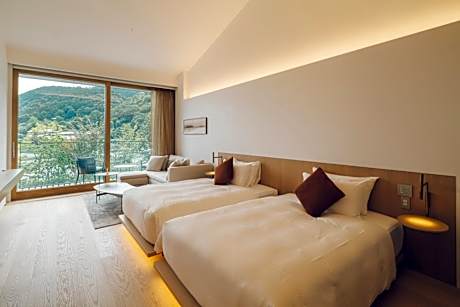 Twin Room with Mountain View