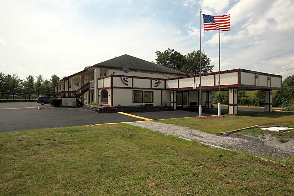 Days Inn by Wyndham Queensbury/Lake George