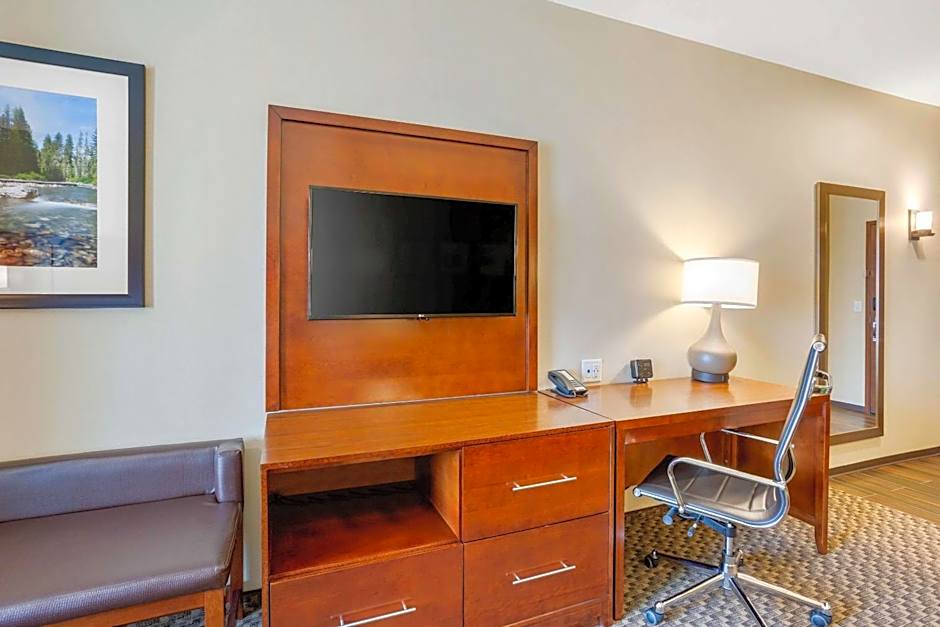 Comfort Suites Burlington near I-5