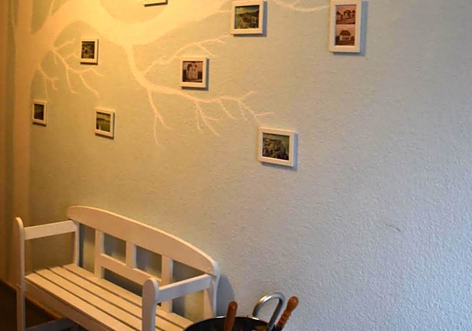 Hotel Sonnenschein - Spielerei im Sonnenschein